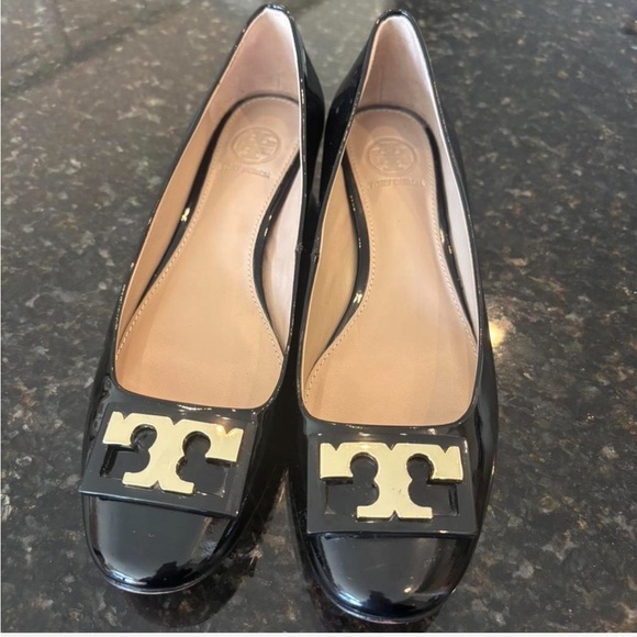 Tory Burch Black Flats with Gold Accents - Picture 5 of 6